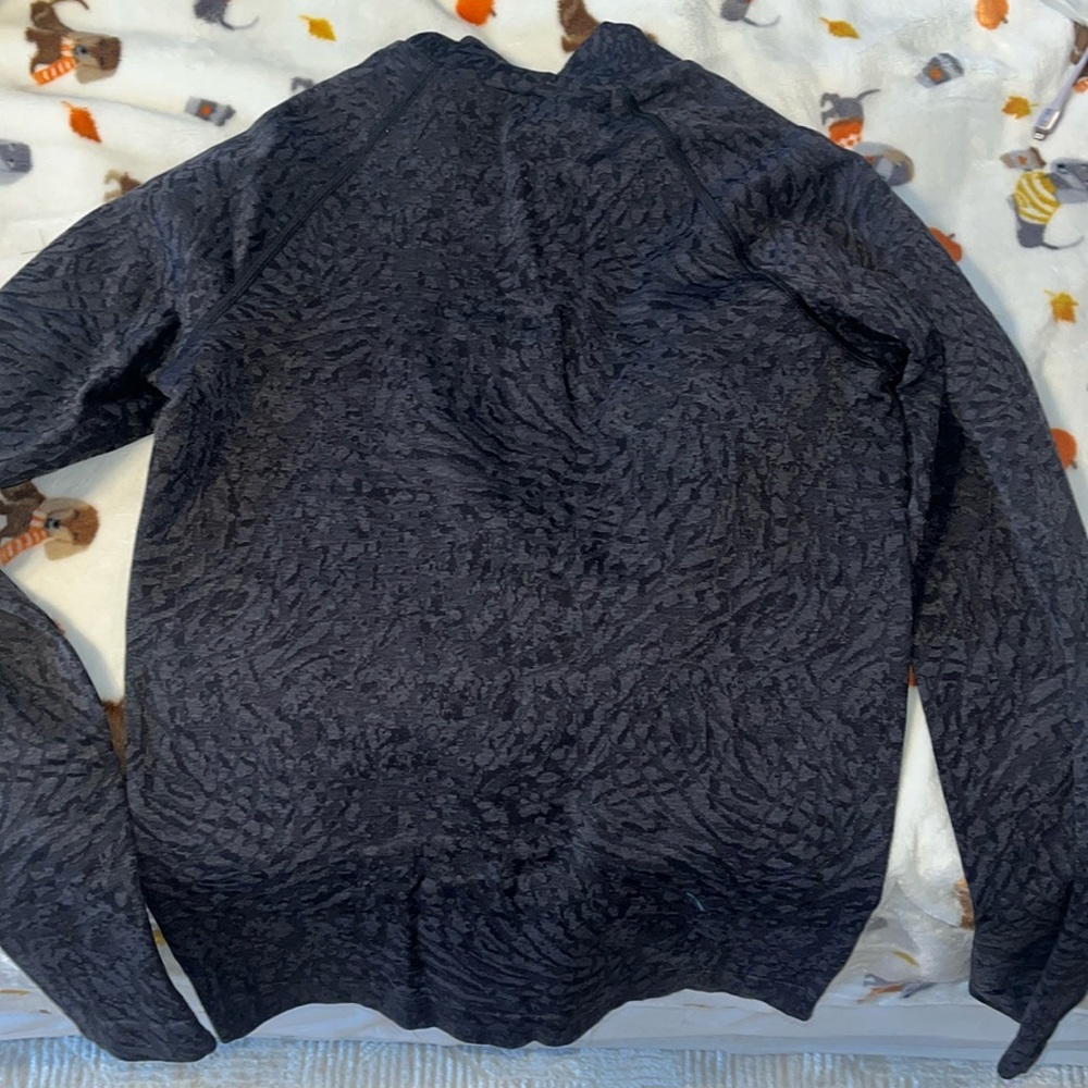 Gymshark Patterned Full-Zip Top - Picture 6 of 6